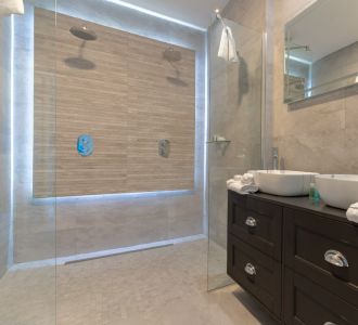 Bridal Suite Bathroom