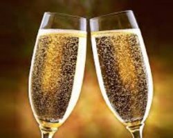 Midweek Madness 2BB1D with Bubbles on arrival!